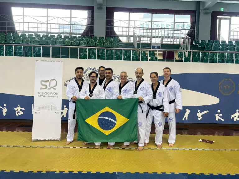 Equipe de Mestres brasileiros na Coreia do Sul